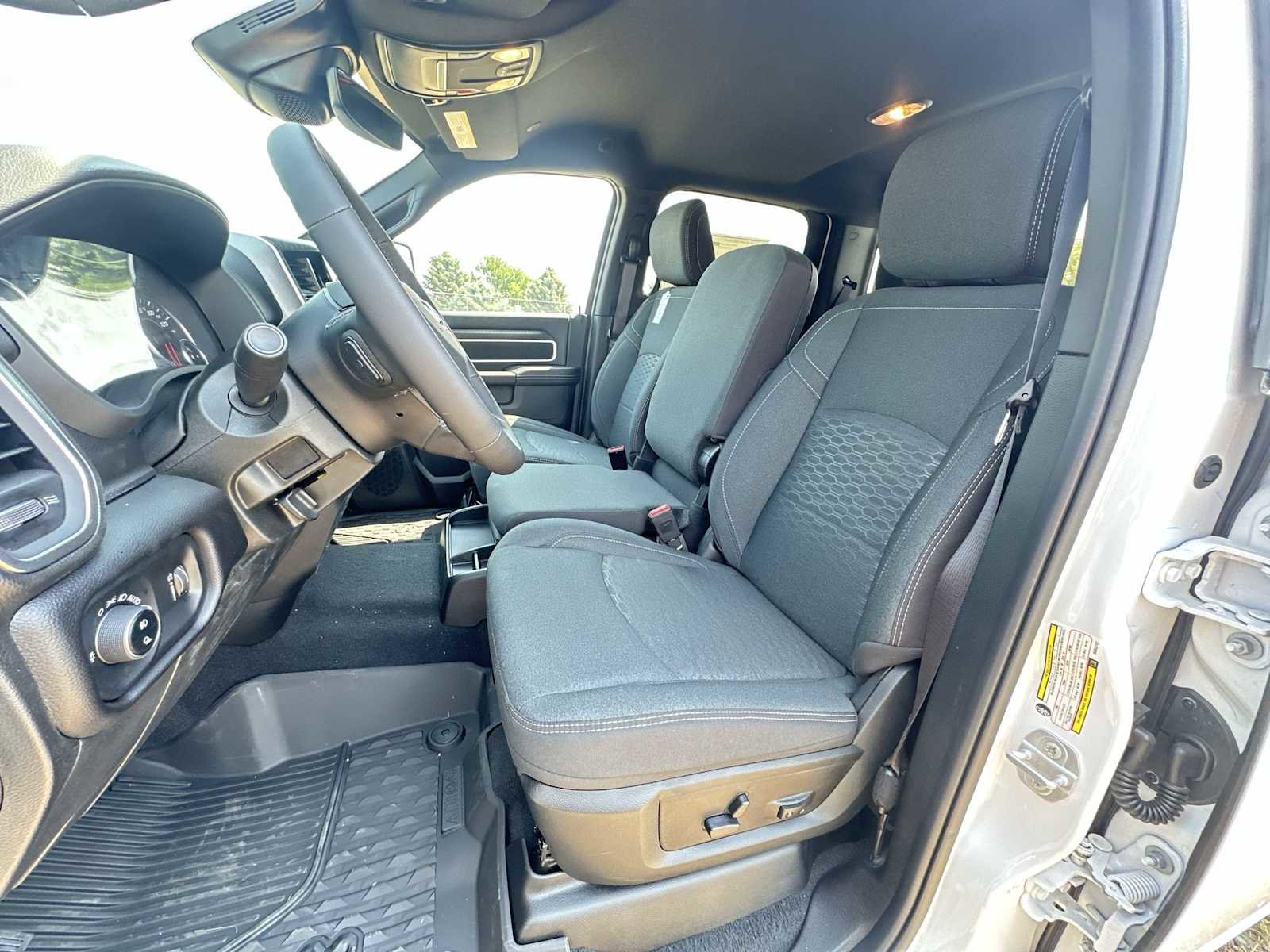 New 2025 RAM 2500 Big Horn AWD/4WD image 13