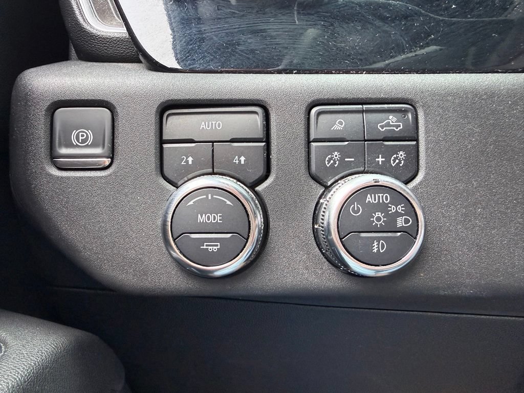 Used 2025 GMC Sierra 1500 SLT AWD/4WD image 45