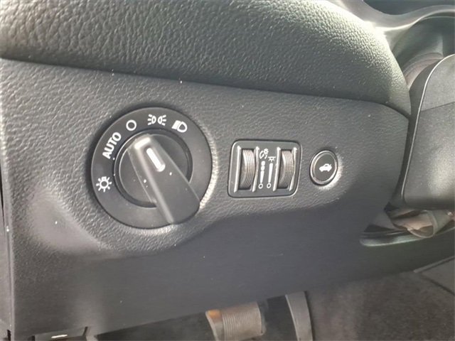 Used 2015 Dodge Challenger SXT w/ Sound Group image 11