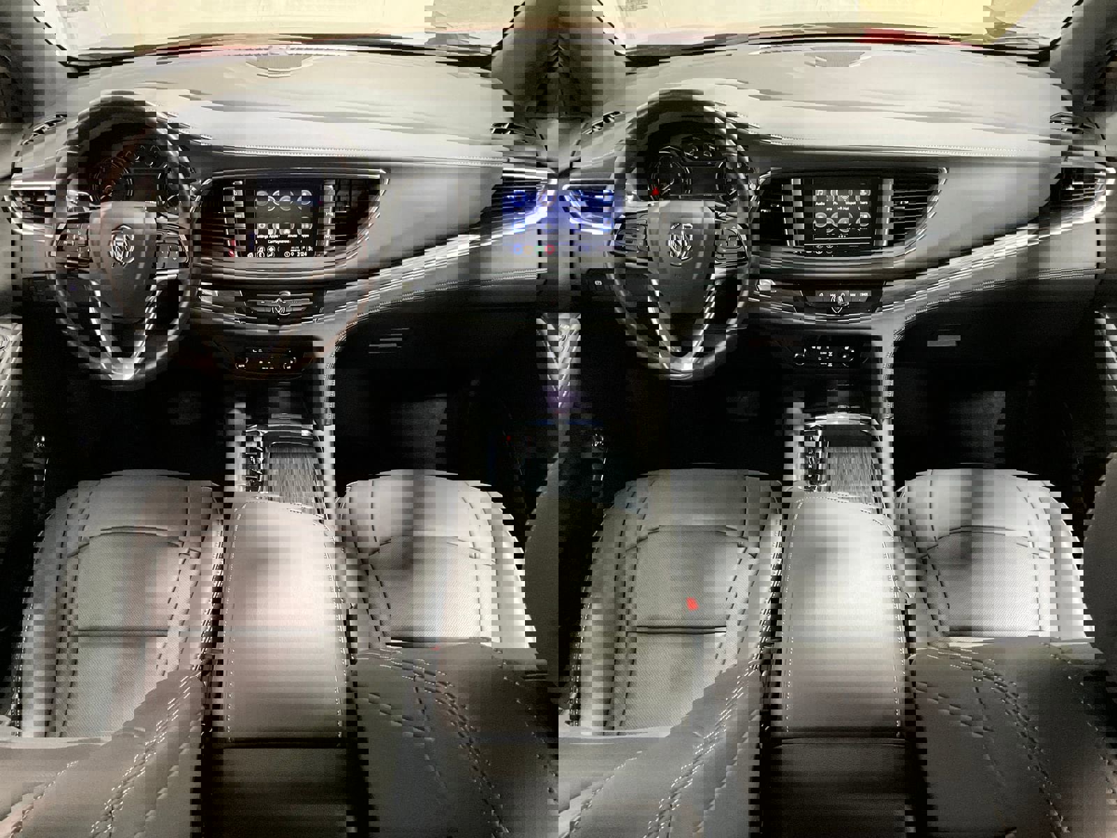 Used 2024 Buick Enclave Essence image 15