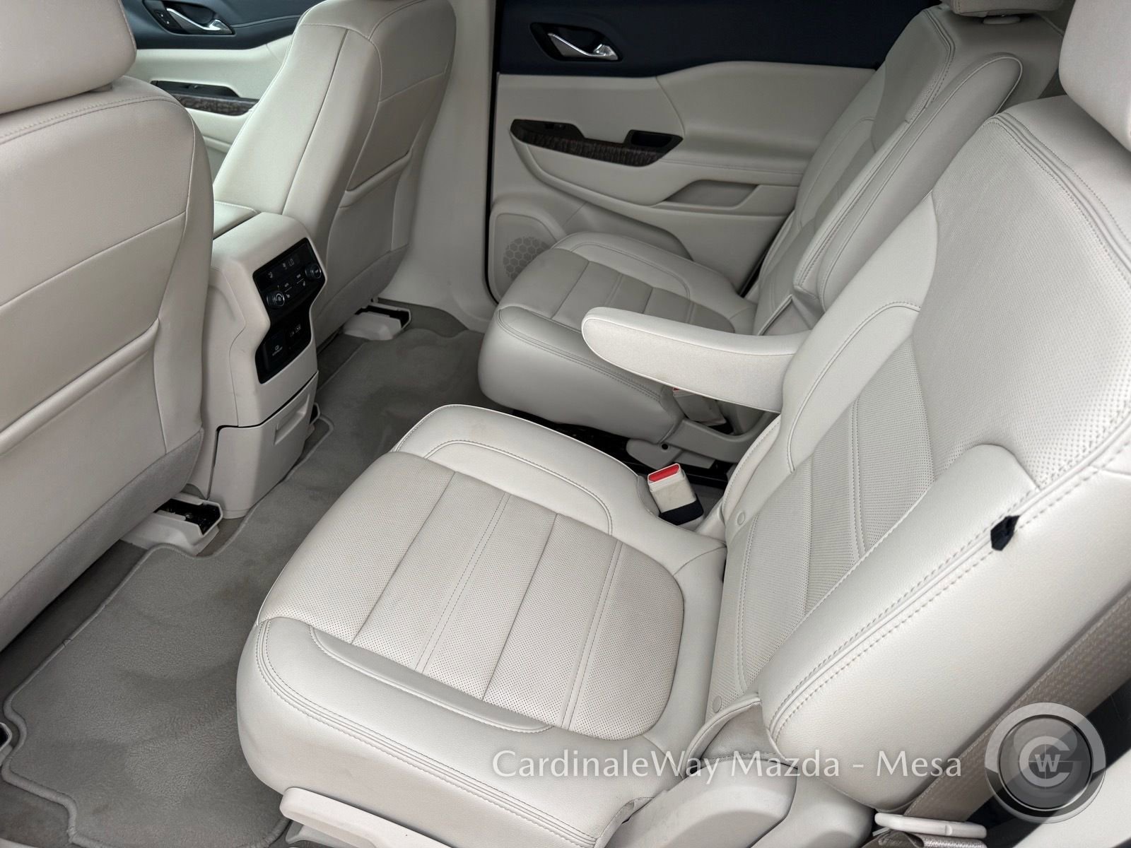 Used 2023 GMC Acadia Denali AWD/4WD image 27