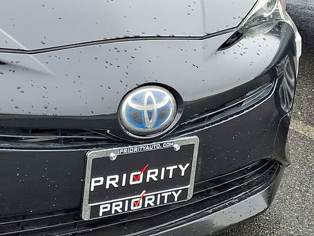 Used 2017 Toyota Prius Three Touring w/ Carpet Mat Package FWD image 9