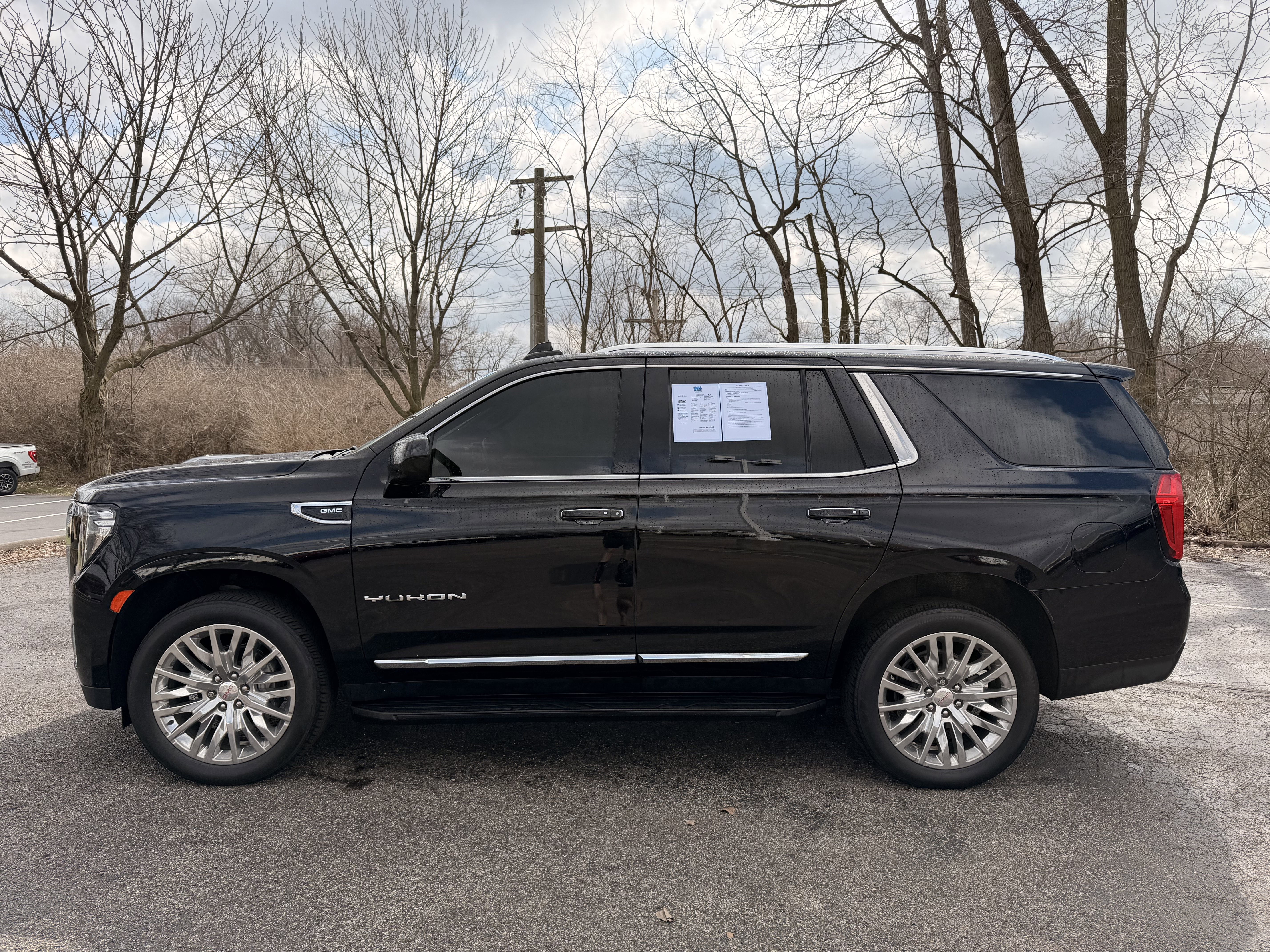 Used 2023 GMC Yukon SLT image 6