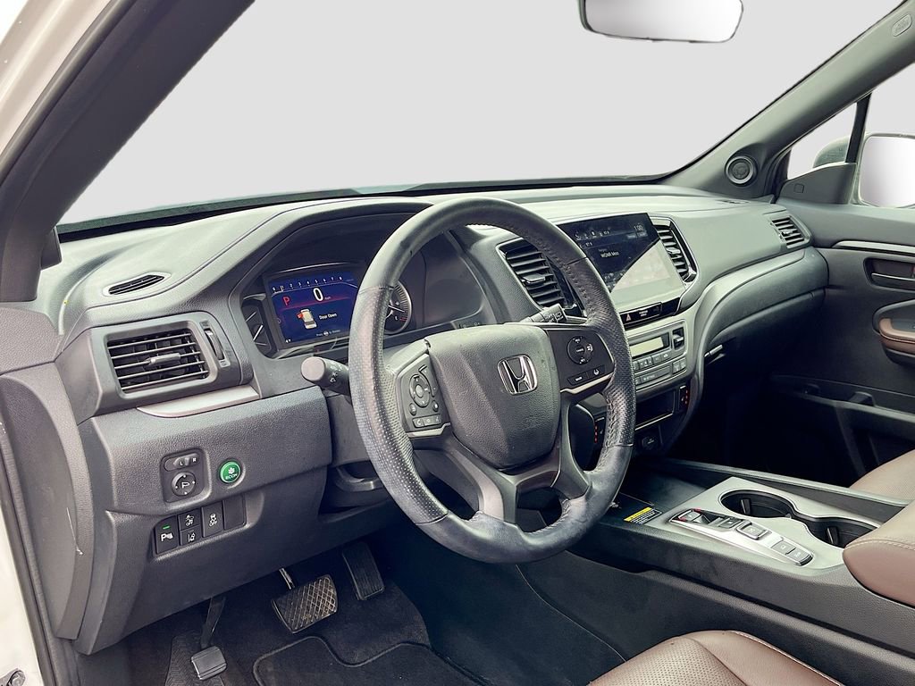 Used 2024 Honda Passport EX-L image 9