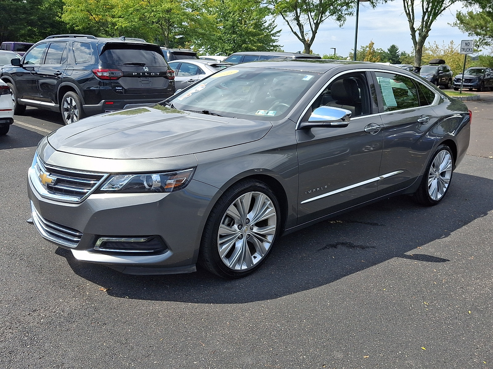 Used 2016 Chevrolet Impala LTZ w/ Enhanced Convenience Package FWD image 3