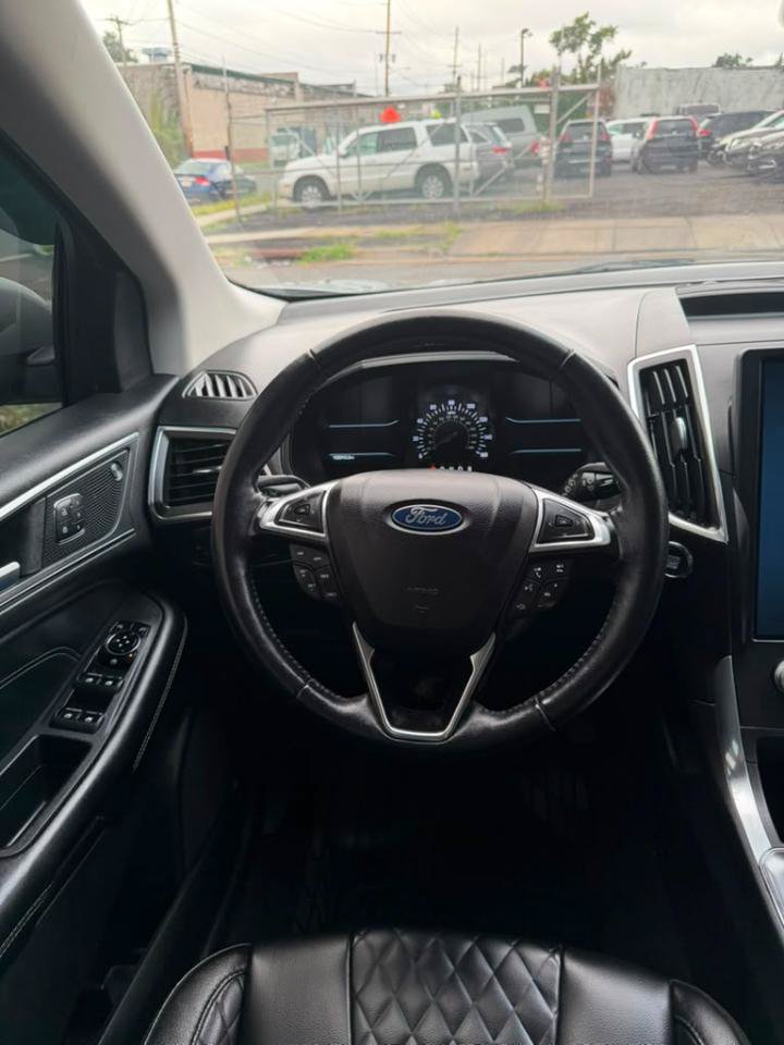 Used 2023 Ford Edge Titanium AWD/4WD image 23