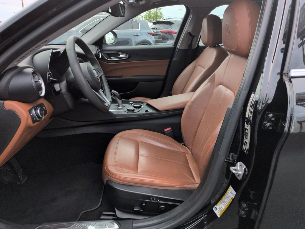 Used 2019 Alfa Romeo Giulia AWD image 9