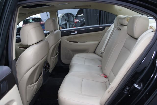 Used 2014 Hyundai Genesis 3.8 w/ Technology Package 03 RWD image 18