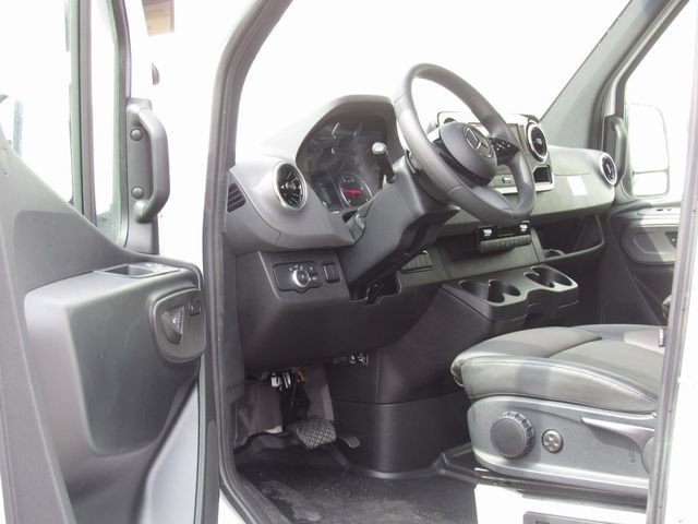 New 2025 Mercedes-Benz Sprinter 2500 image 9