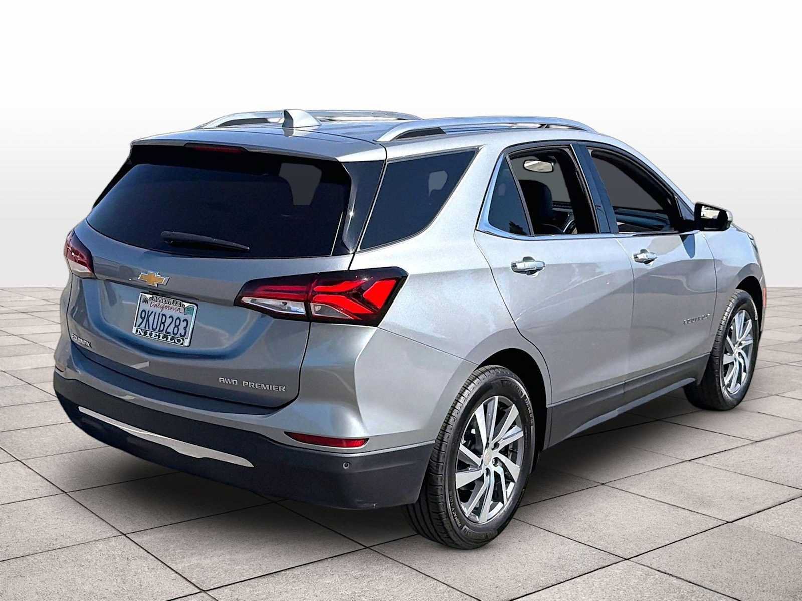 Used 2024 Chevrolet Equinox Premier AWD/4WD image 14