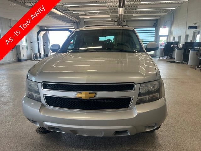Used 2014 Chevrolet Suburban LT w/ Luxury Package AWD/4WD image 2