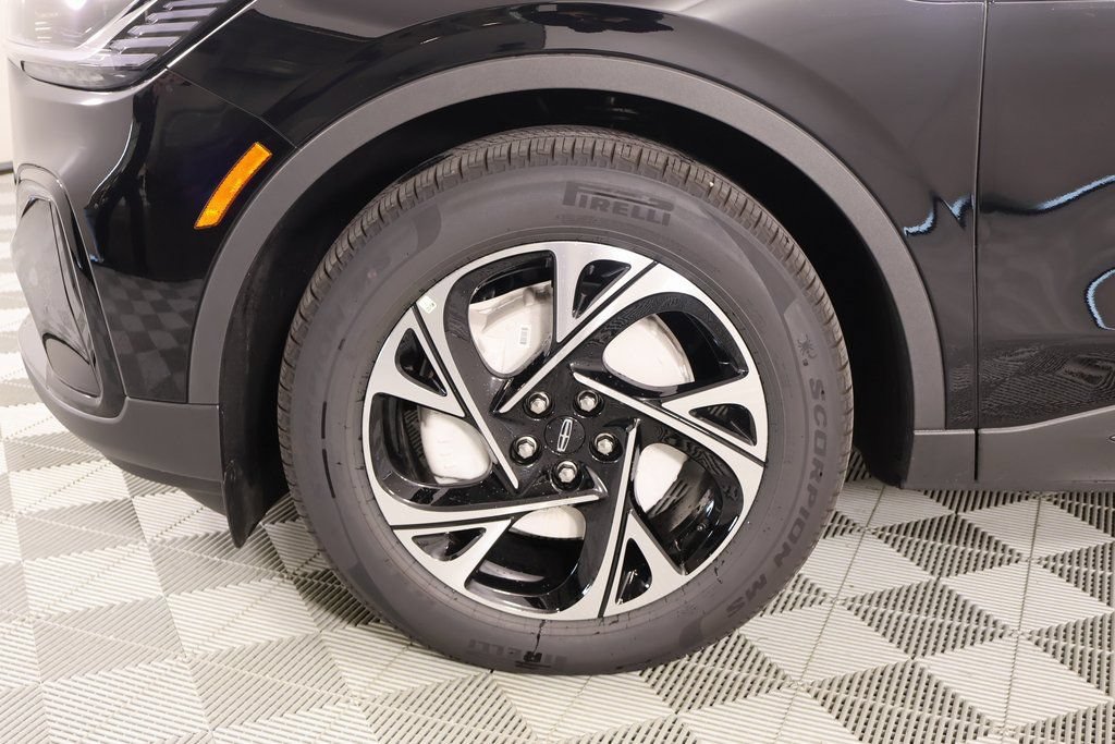 New 2026 Lincoln Nautilus Premier w/ Equipment Group 102A AWD/4WD image 18