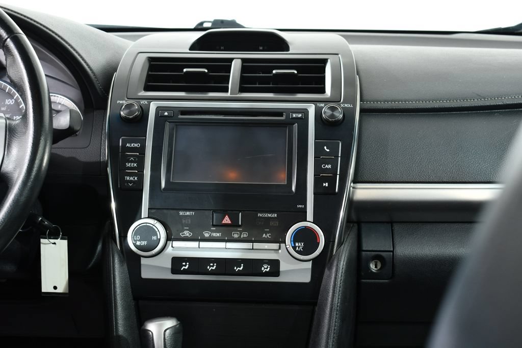 Used 2012 Toyota Camry SE FWD image 9