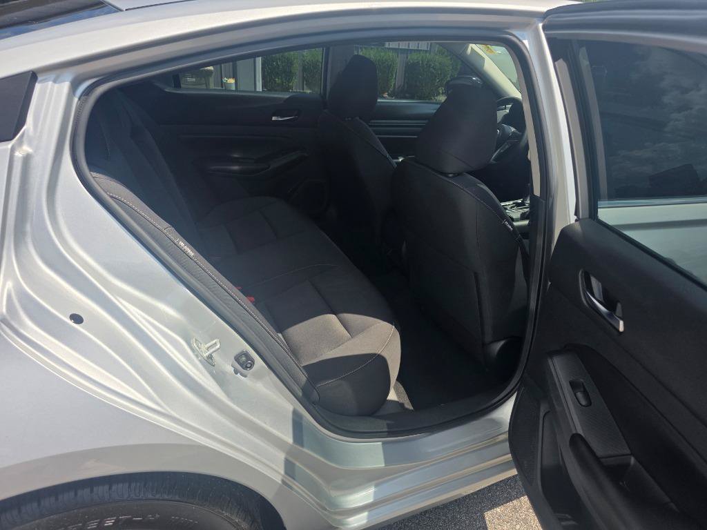 Used 2022 Nissan Altima 2.5 S FWD image 11