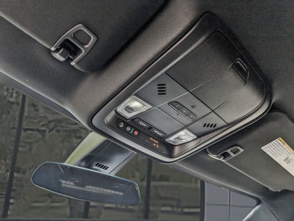 New 2025 Cadillac XT5 Luxury image 31