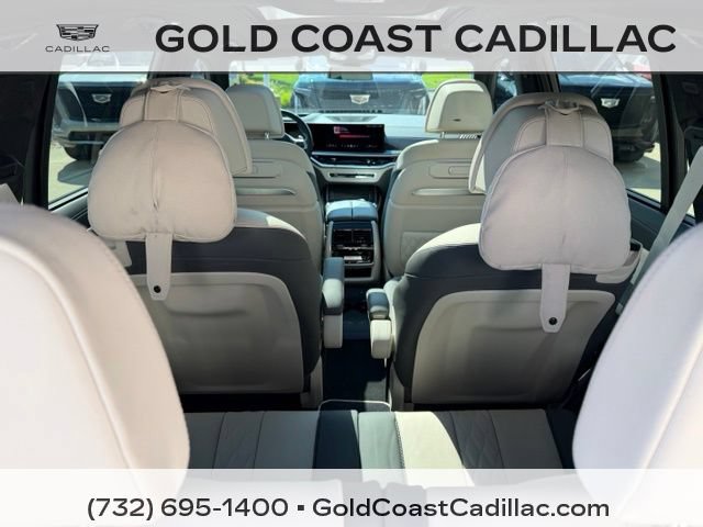 Used 2025 BMW X7 M60i AWD/4WD image 14