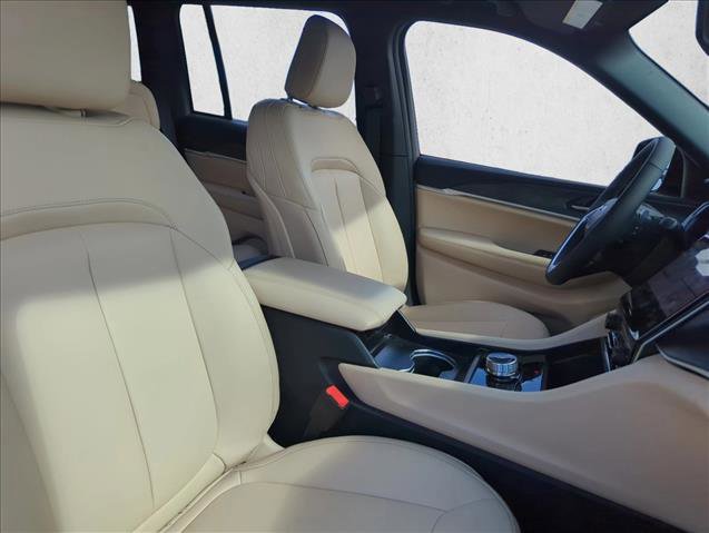 Used 2025 Jeep Grand Cherokee Limited image 22