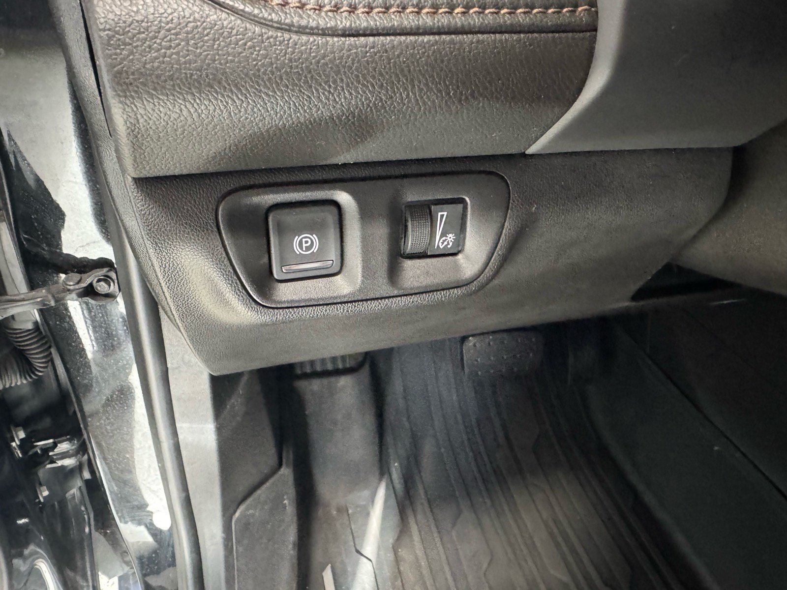 Used 2021 GMC Acadia AT4 w/ Trailering Package AWD/4WD image 19