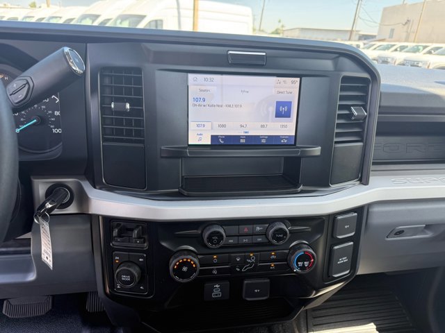 New 2026 Ford F250 XL w/ XL Chrome Package AWD/4WD image 8