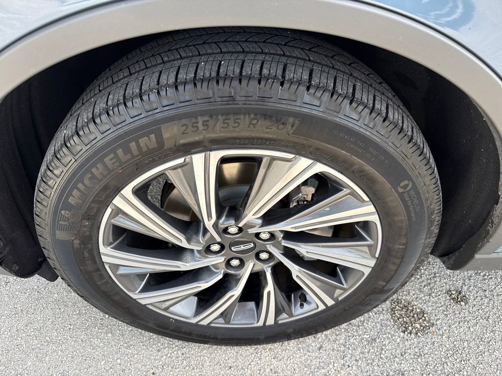 Used 2025 Lincoln Aviator 2WD image 12