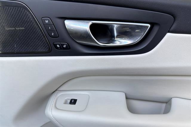 Certified 2023 Volvo XC60 T8 Ultimate image 18