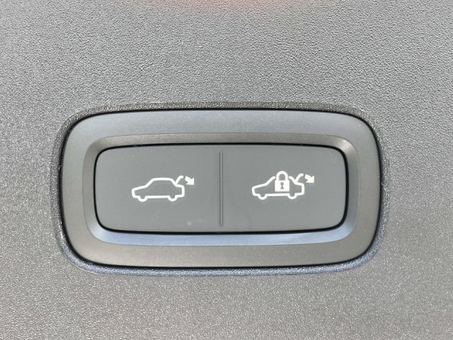New 2026 Volvo EX90 Ultra AWD/4WD image 17