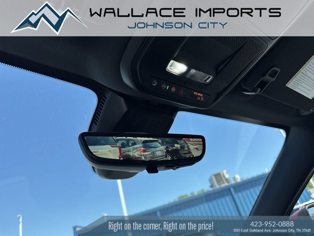 Used 2025 Chevrolet Equinox LT w/ Safety and Technology Package AWD/4WD image 15