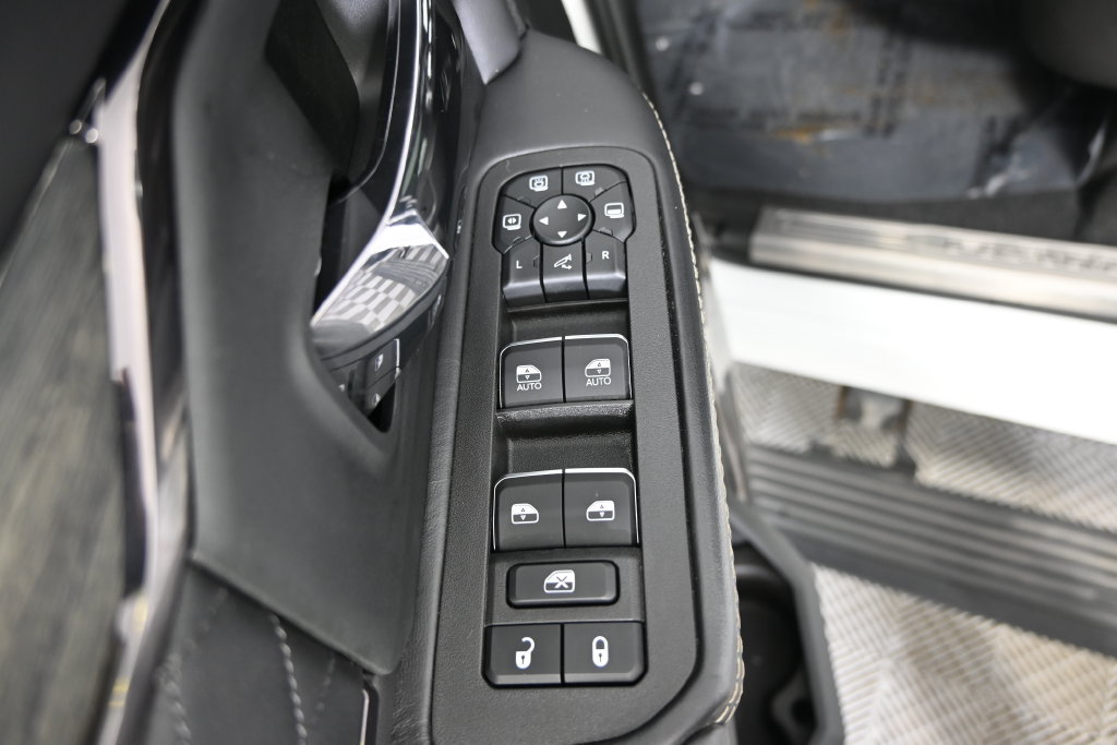 Used 2025 RAM 3500 Limited AWD/4WD image 19