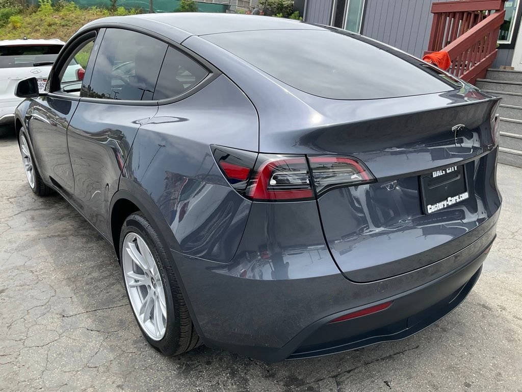 Used 2023 Tesla Model Y 2WD image 88