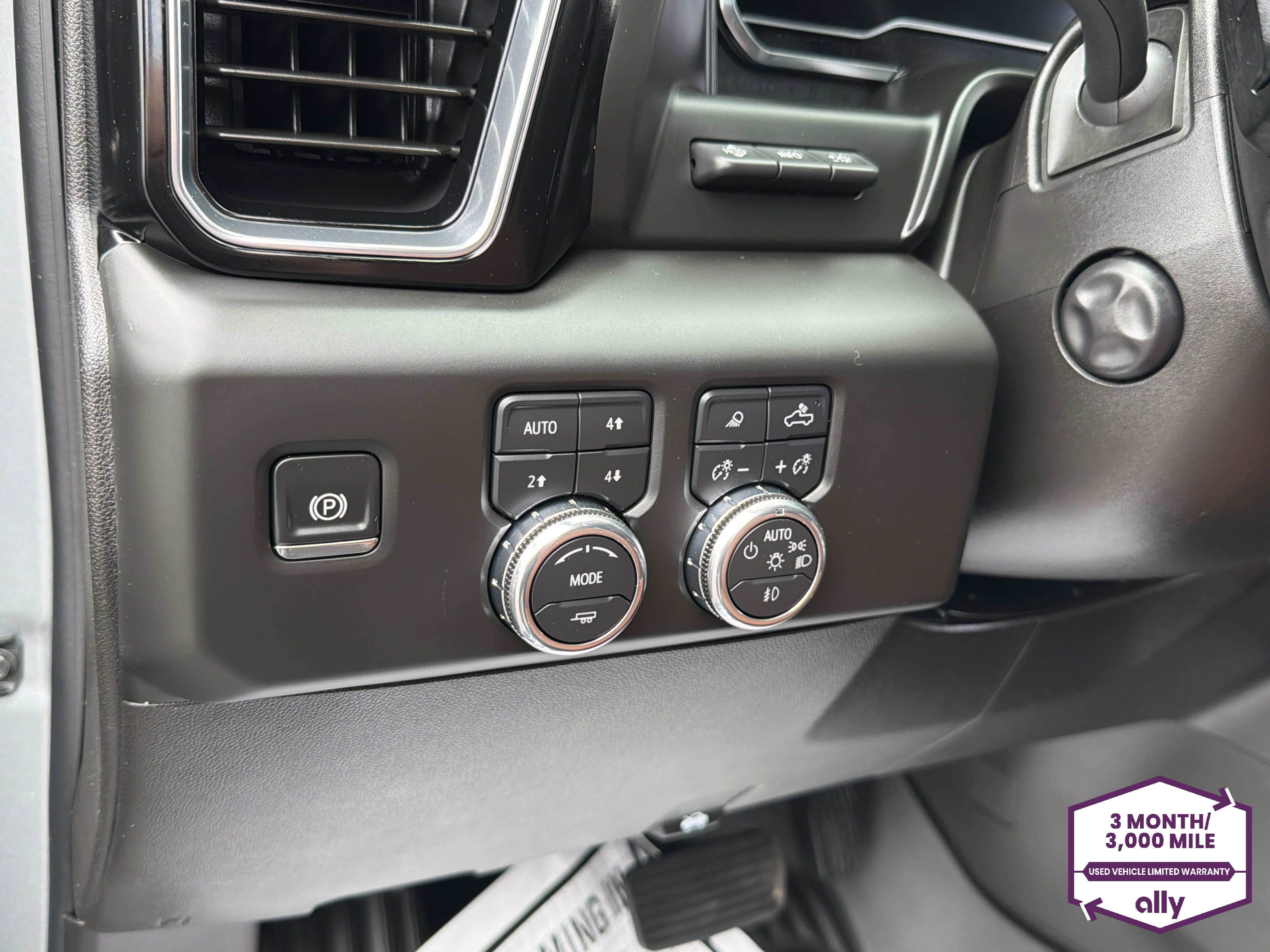 Used 2025 GMC Sierra 1500 Denali Ultimate image 18