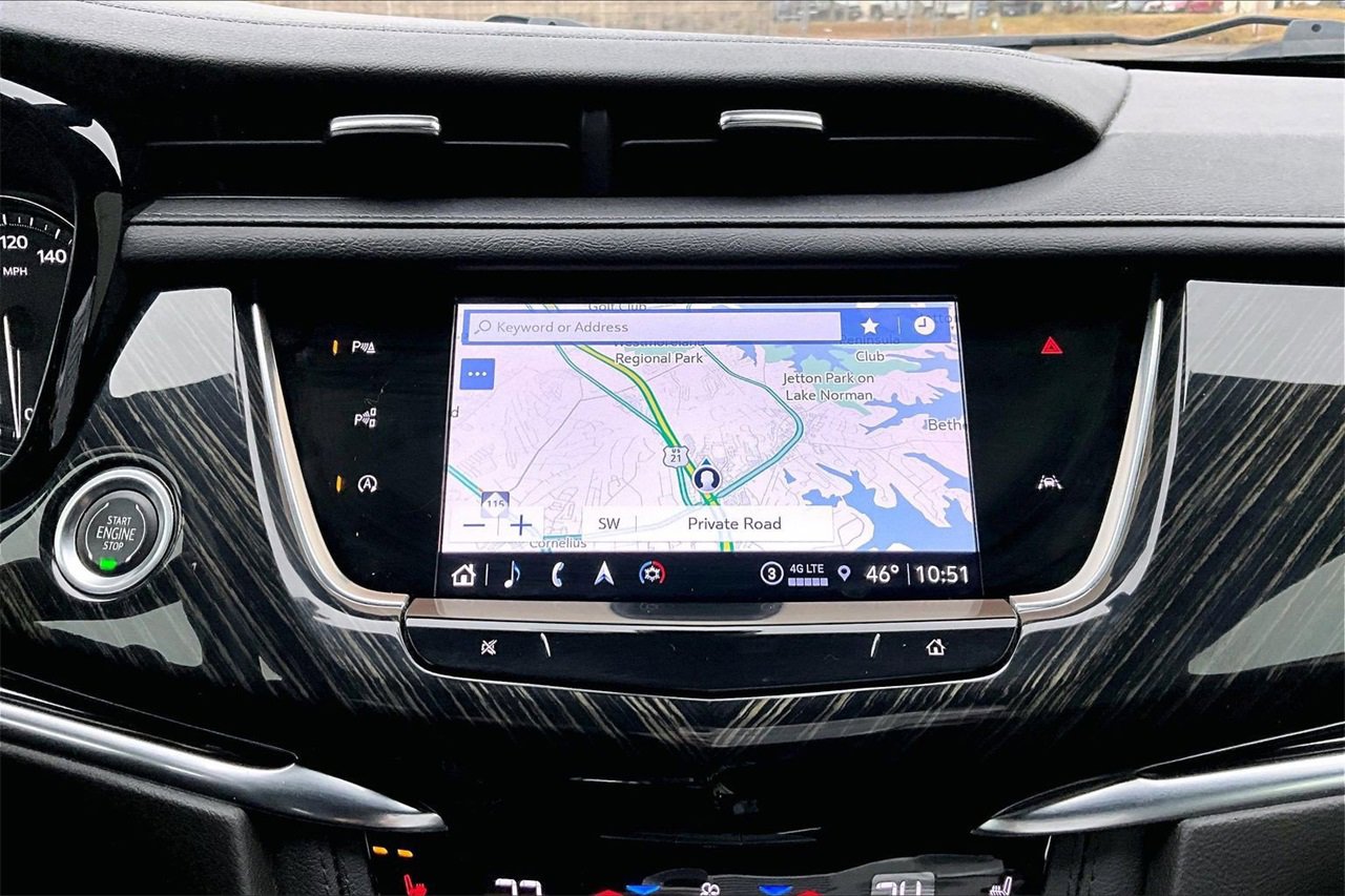 Used 2022 Cadillac XT6 Premium Luxury w/ Technology Package image 13