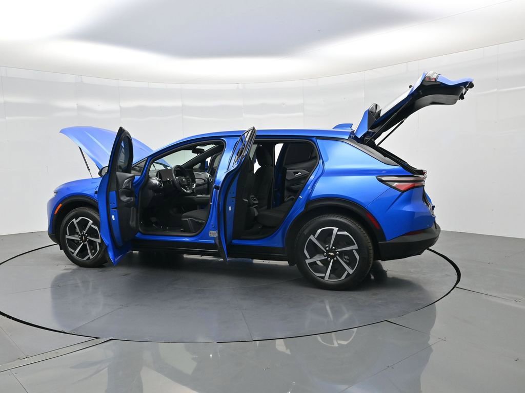 Used 2025 Chevrolet Equinox EV LT image 39