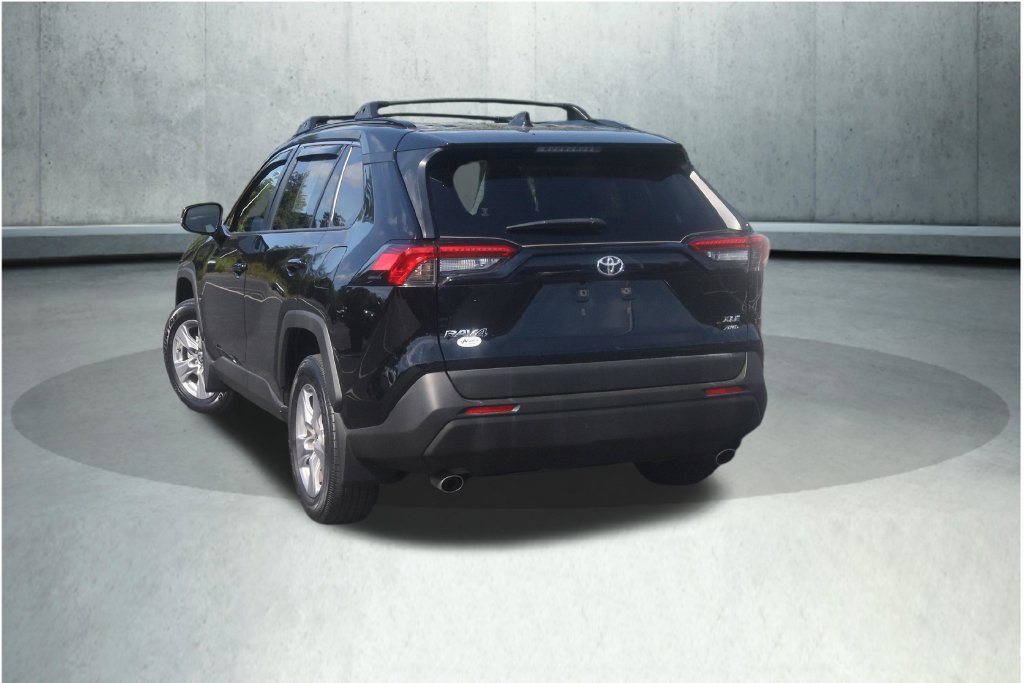Used 2025 Toyota RAV4 XLE AWD/4WD image 29