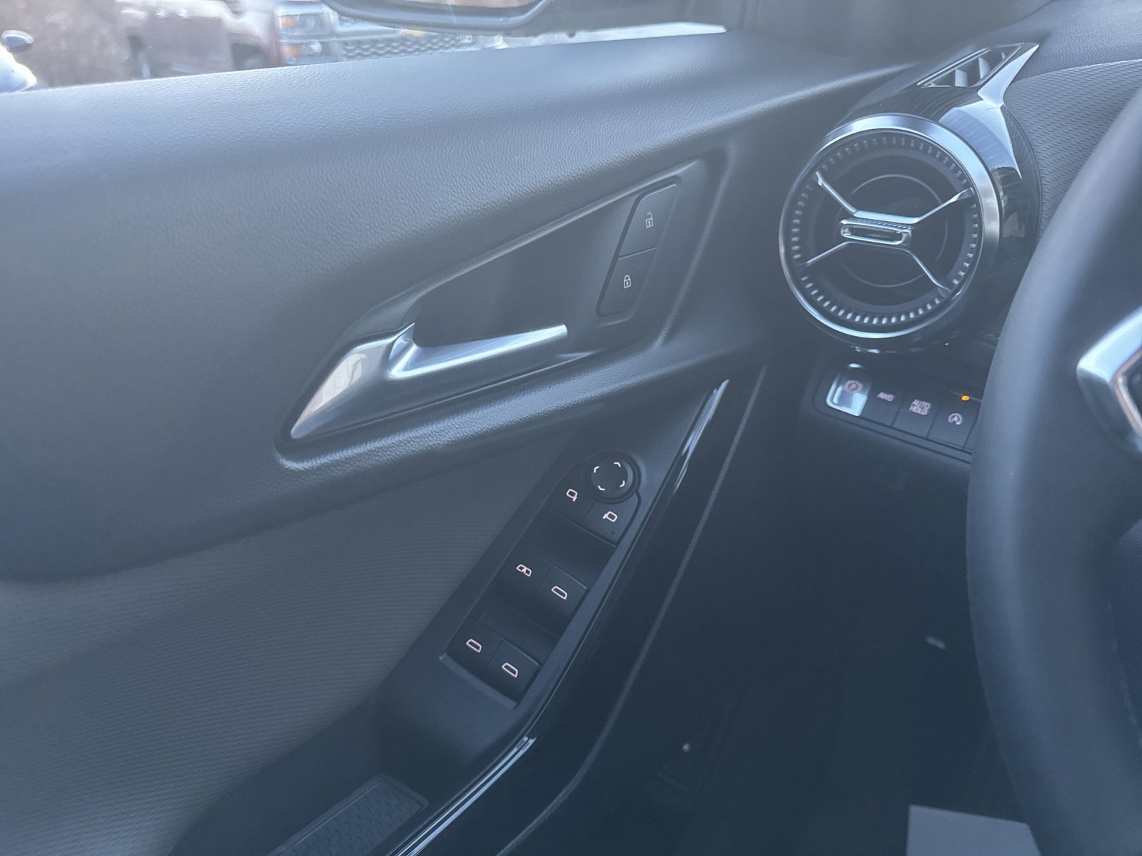 New 2026 Chevrolet Equinox LT w/ Convenience Package II image 13