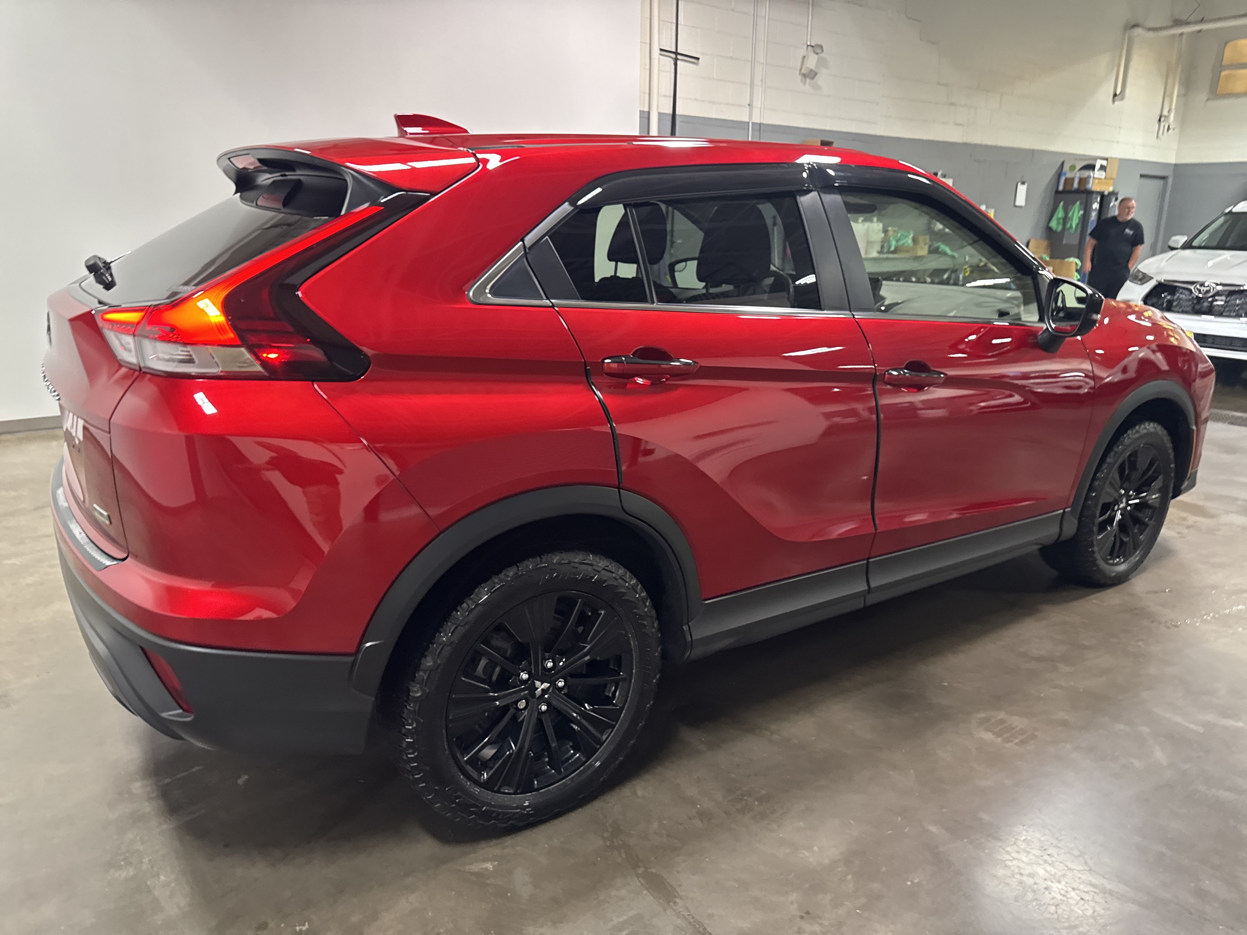 Used 2022 Mitsubishi Eclipse Cross LE AWD/4WD image 3