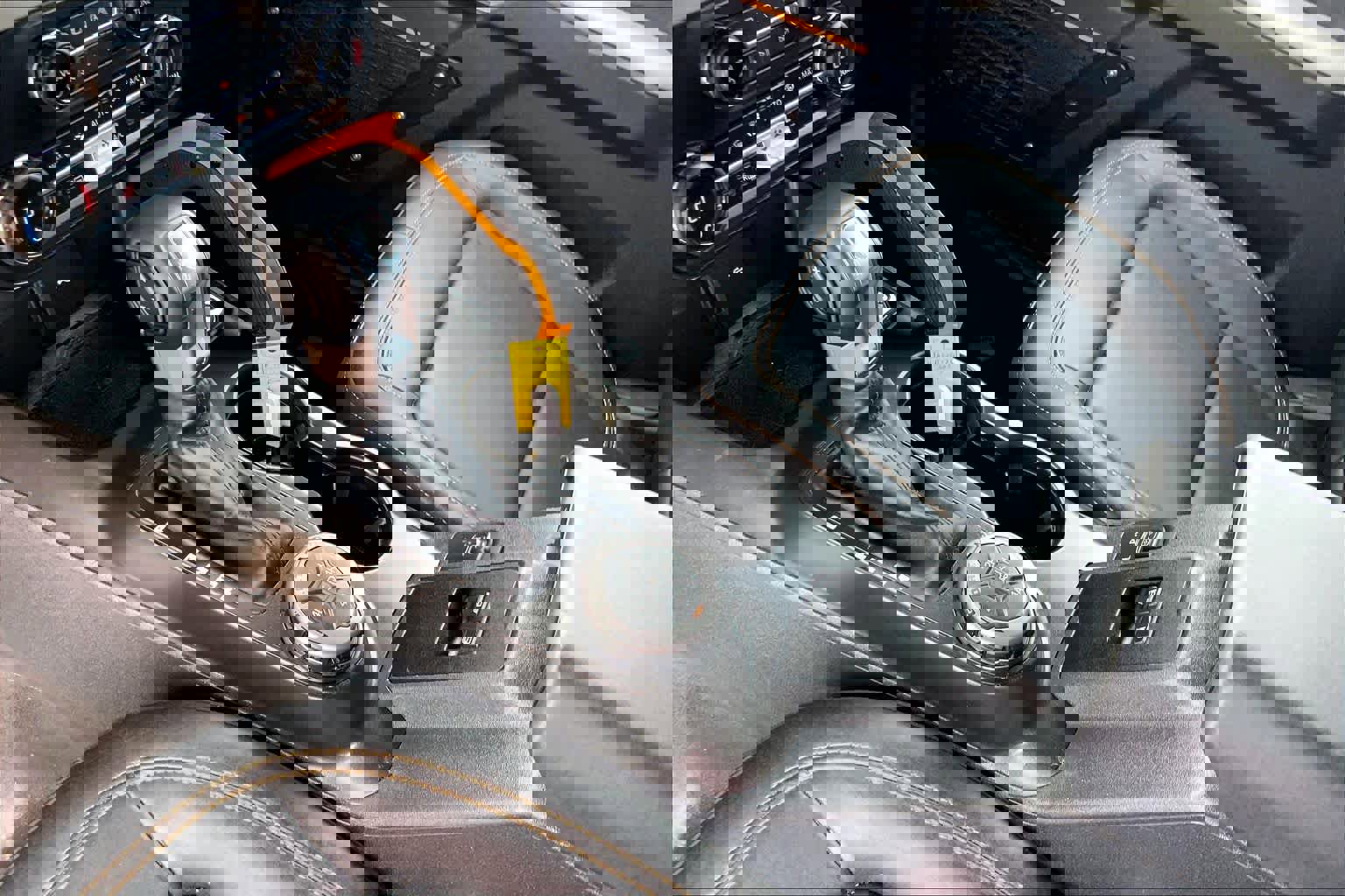 Used 2023 Ford Bronco Badlands image 14