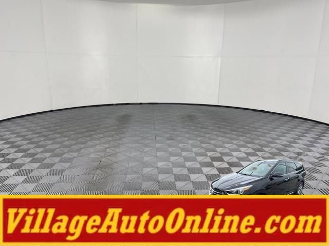 Used 2017 Hyundai Santa Fe Limited AWD/4WD image 40