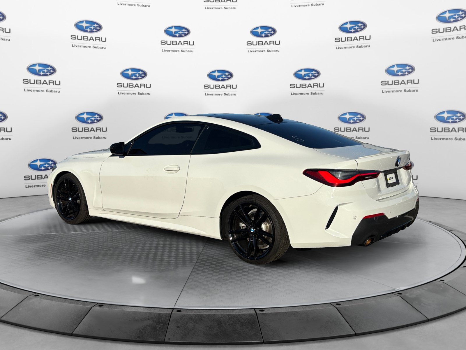 Used 2022 BMW 430i Coupe w/ M Sport Package RWD image 4