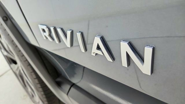 Used 2024 Rivian R1T Adventure image 17