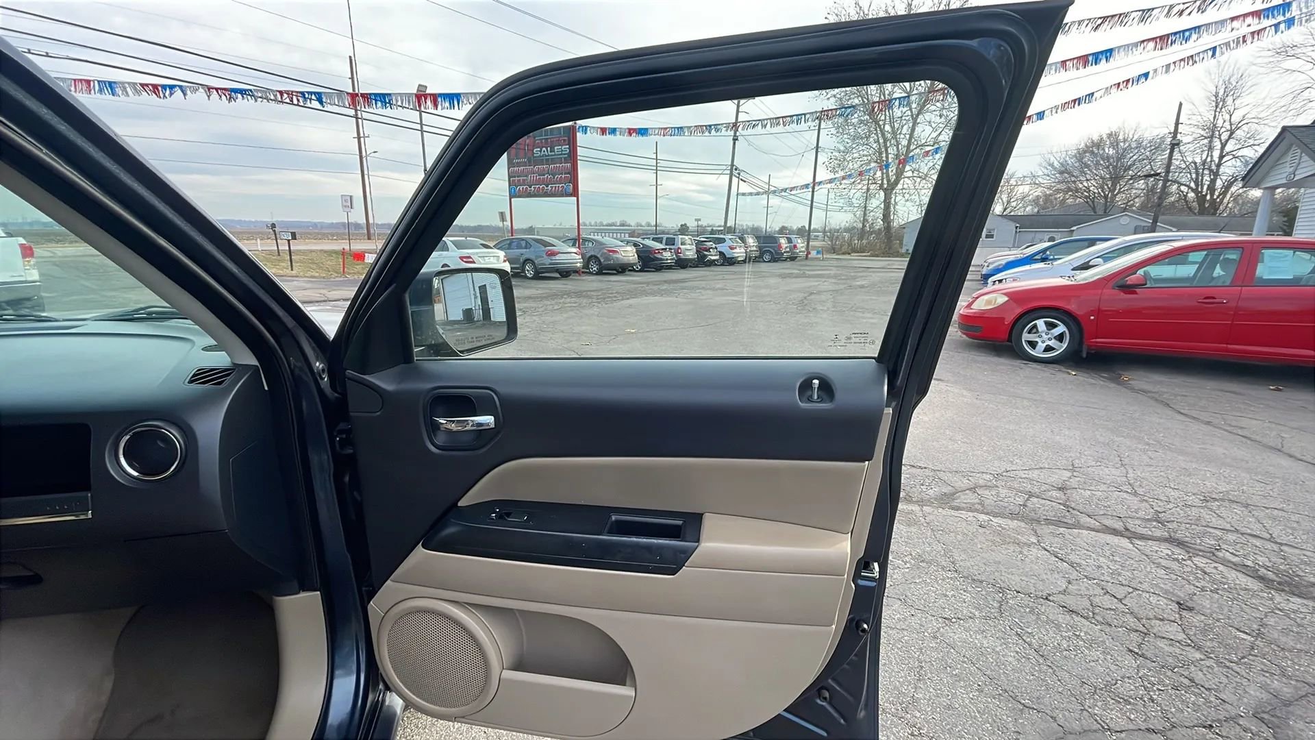 Used 2014 Jeep Patriot Sport w/ Power Value Group image 29