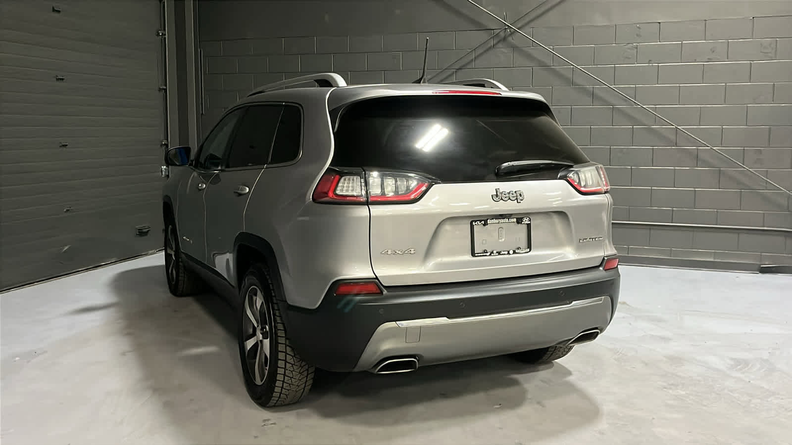 Used 2020 Jeep Cherokee Limited AWD/4WD image 6