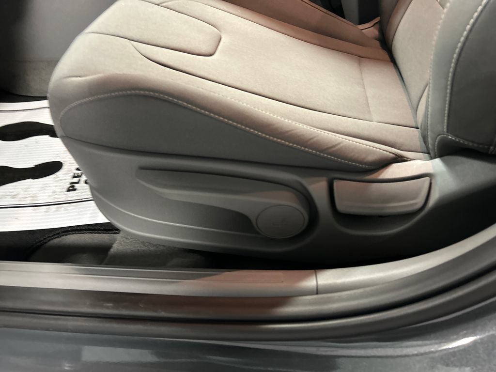 New 2026 Hyundai Elantra SEL FWD image 11
