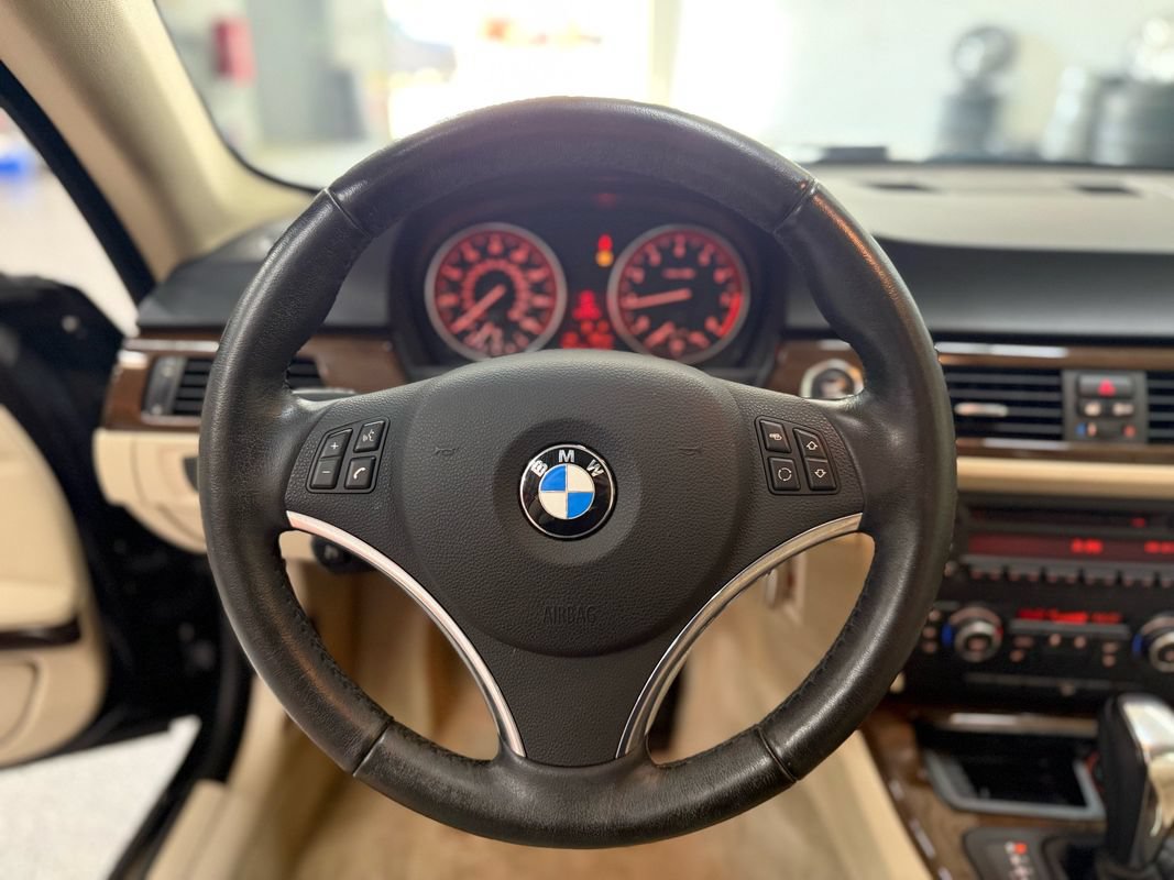 Used 2013 BMW 335i xDrive Coupe AWD/4WD image 25