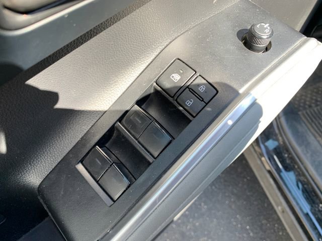 Used 2023 Toyota Highlander LE image 13