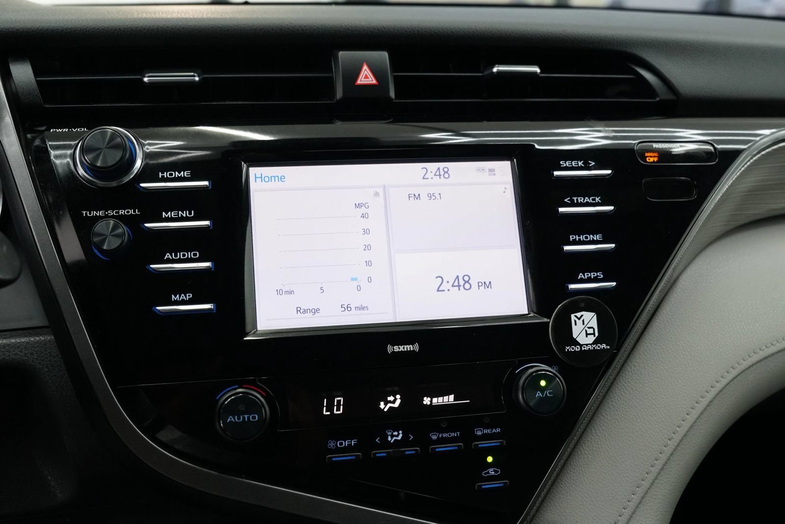 Used 2020 Toyota Camry SE FWD image 23