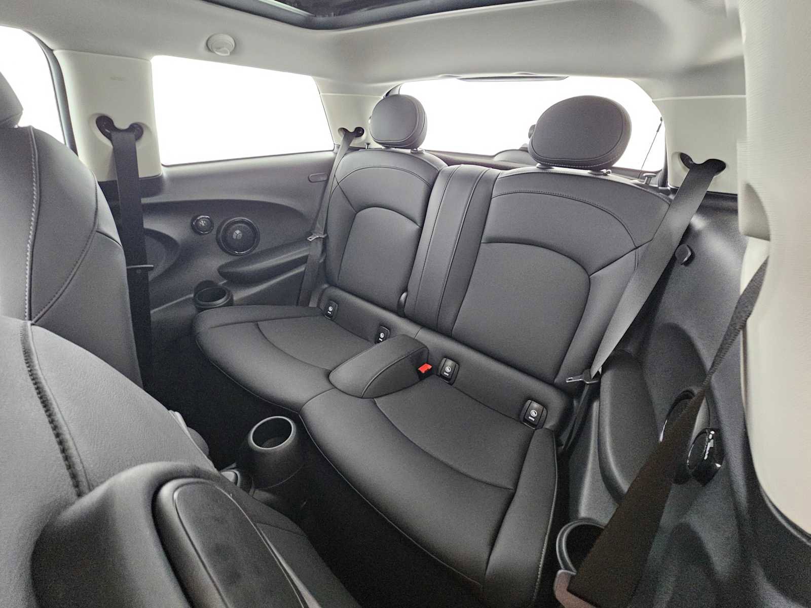 Used 2024 MINI Cooper SE image 19