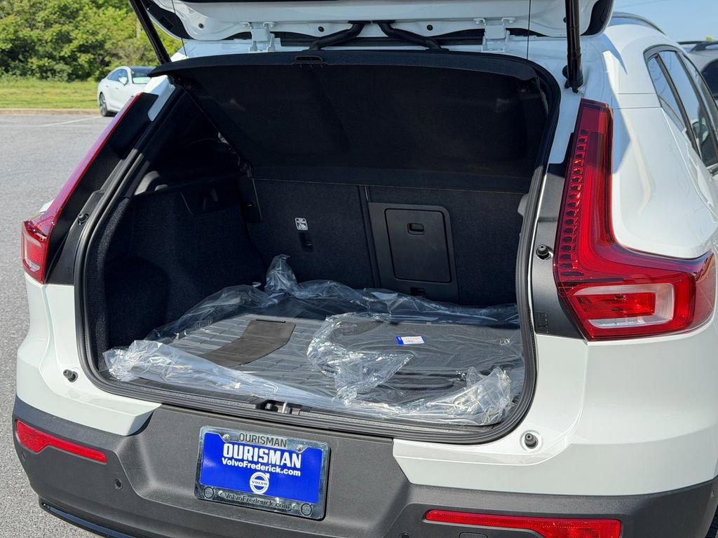 New 2026 Volvo EX40 Plus w/ Climate Package AWD/4WD image 14