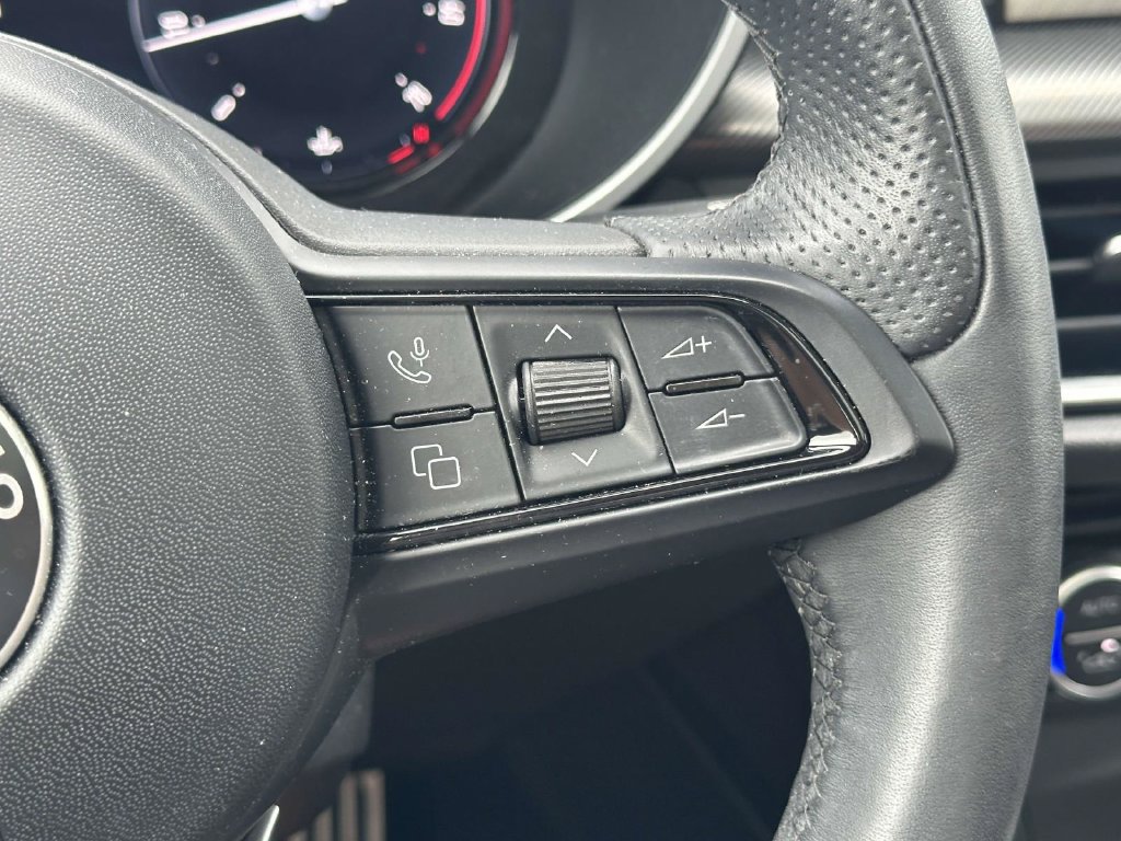 Used 2024 Alfa Romeo Stelvio Ti AWD/4WD image 27