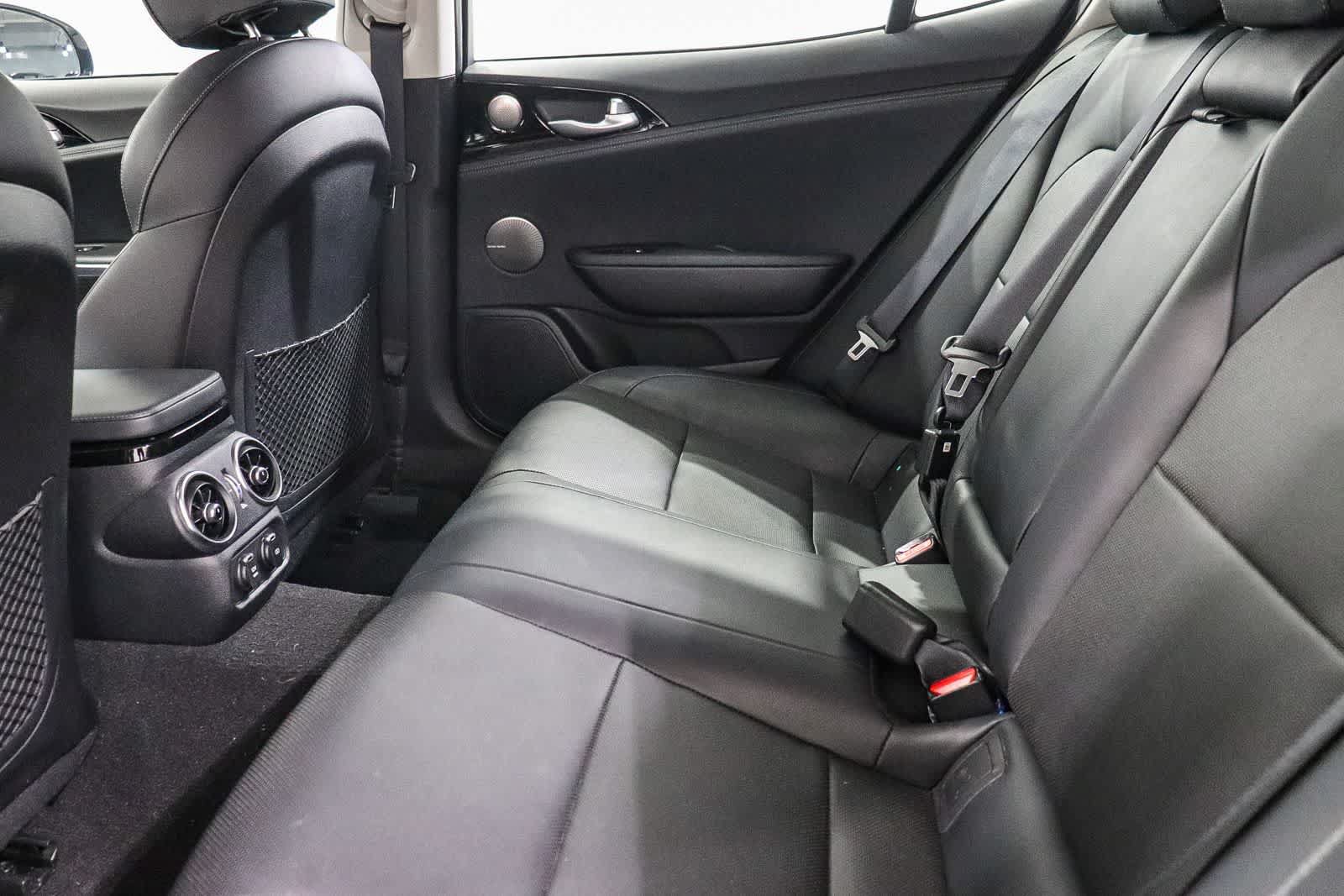 Used 2019 Kia Stinger Premium RWD image 19
