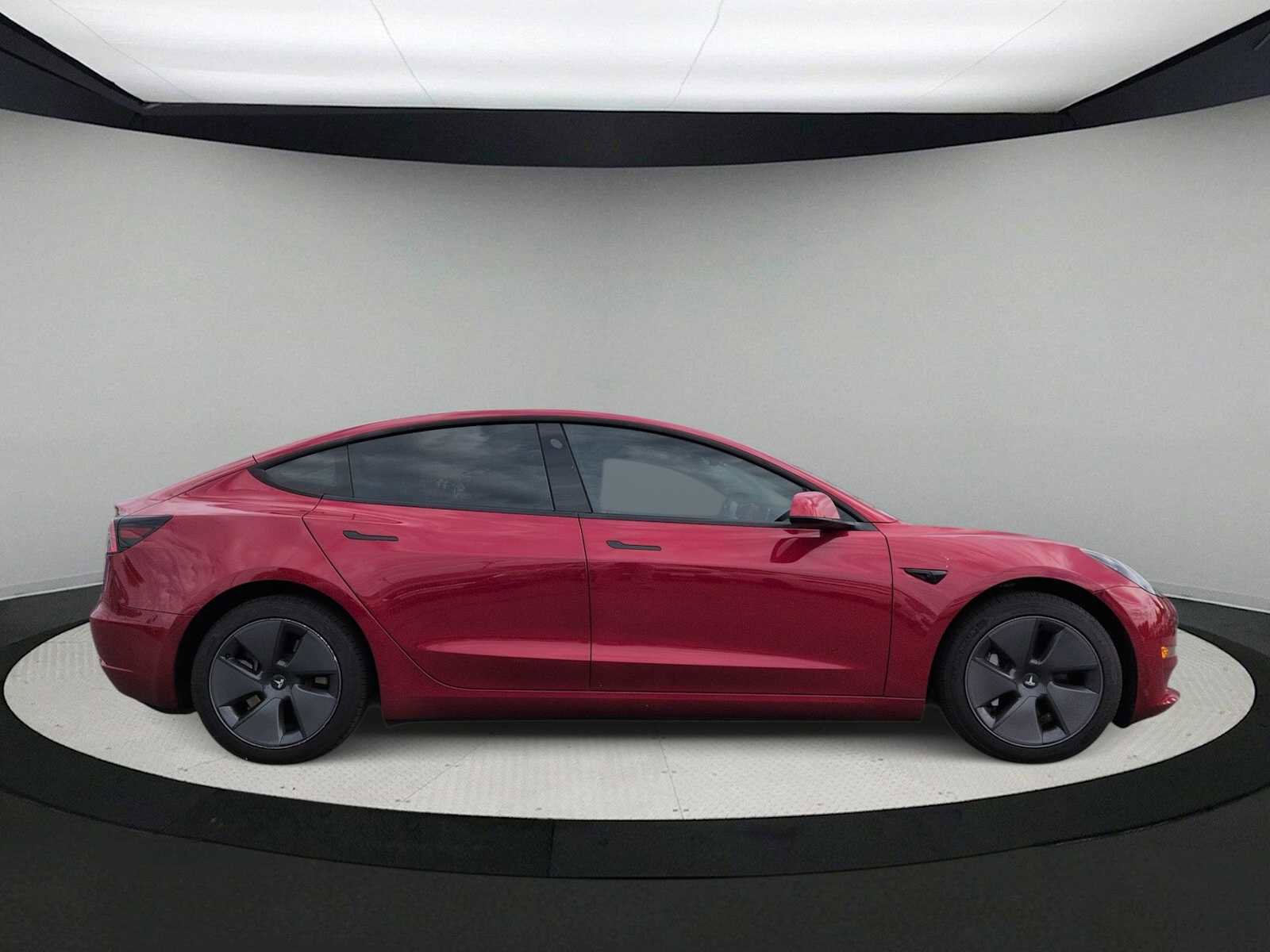 Used 2023 Tesla Model 3 Standard Range RWD image 9